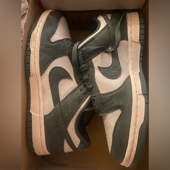 Nike Dunk Low Photon Vintage Green Dust Sail Sneakers size 6.5-NawT - Picture 3 of 6